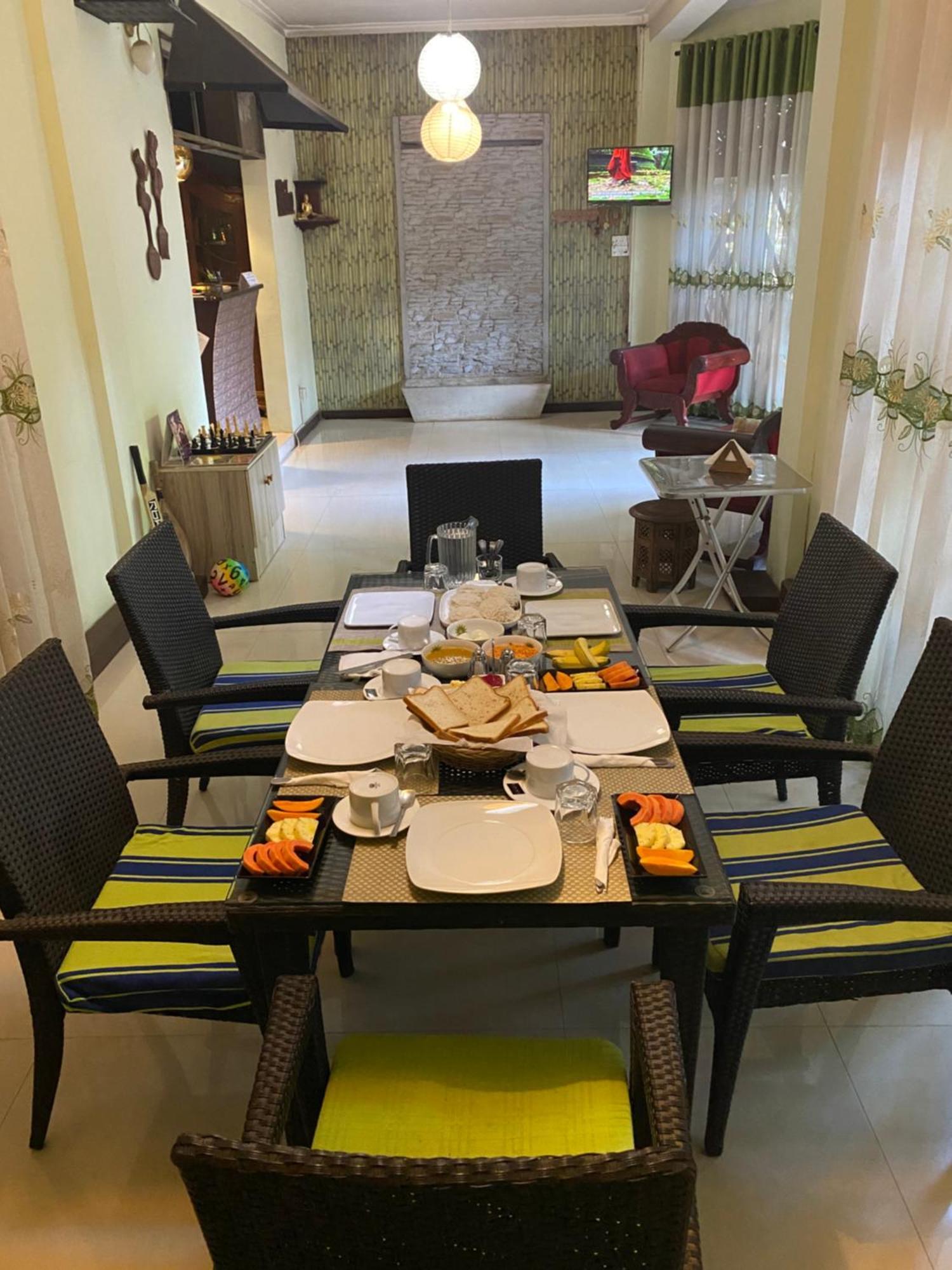 דמבולה Hotel Tinaya מראה חיצוני תמונה